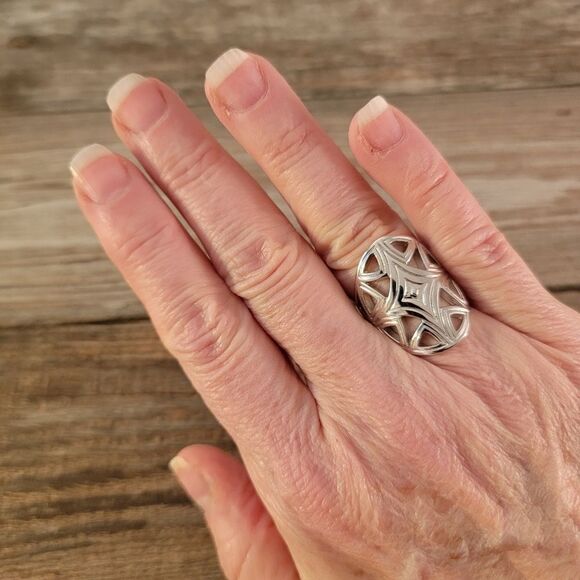 New Elle Sterling Silver Reflections Modern Openwork Ring - Picture 4 of 10